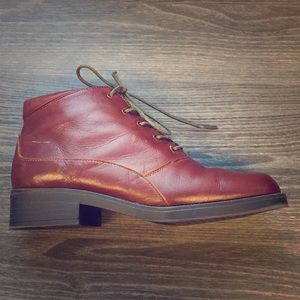 Damiani “Luggage” brown leather lace-up boot